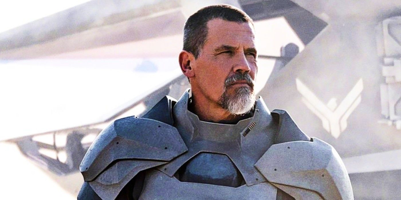 Josh Brolin como Gurney Halleck com armadura completa em Duna