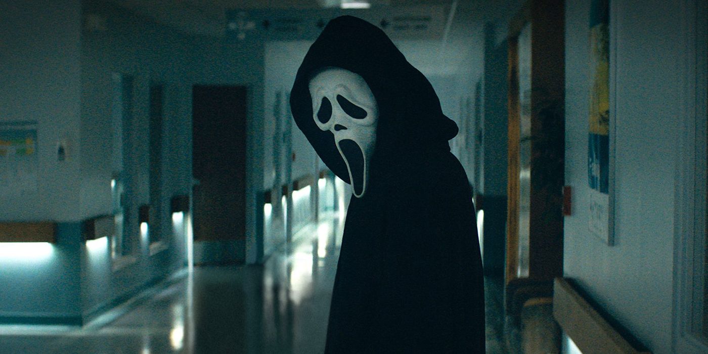 Ghostface stands in a hospital hallway in Scream 5