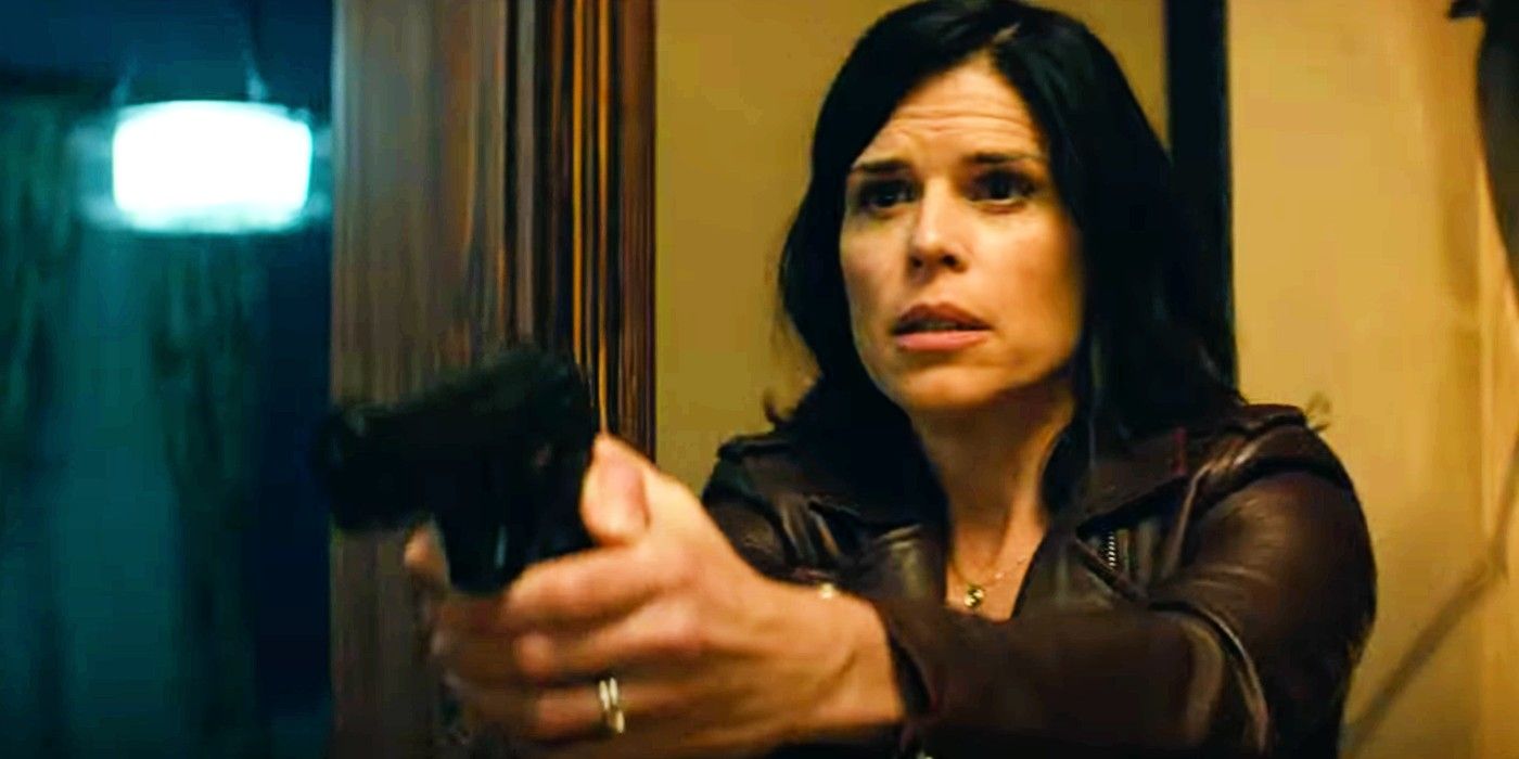 Sidney holding up a gun in the Scream 5 trailer