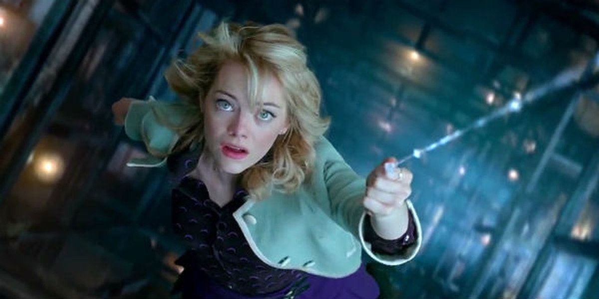An image of Gwen Stacy holding onto a web in The Amazing Spider-Man 2