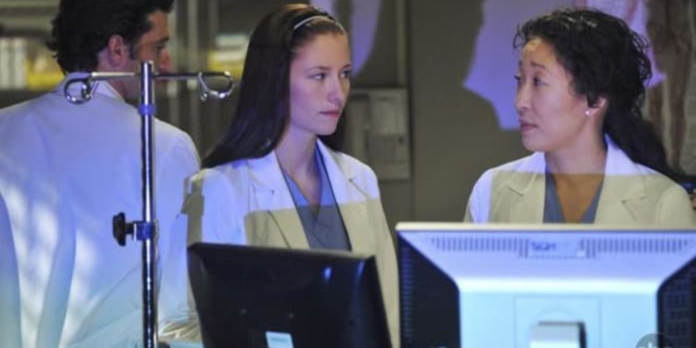 An image of Lexie and Cristina looking at each other in Grey&rsquo;s Anatomy