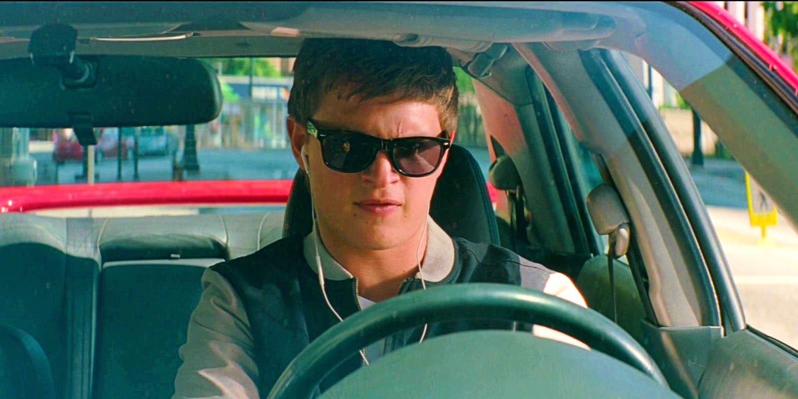 Baby waits in the car in Baby Driver