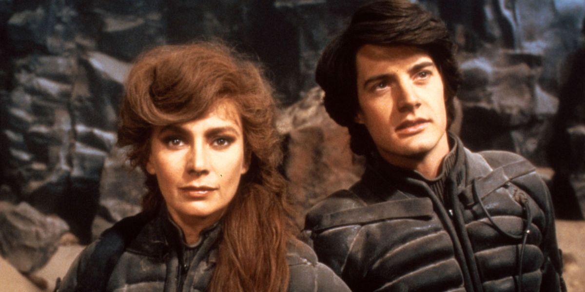 A still of Paul and his mother in the 1984 movie Dune.