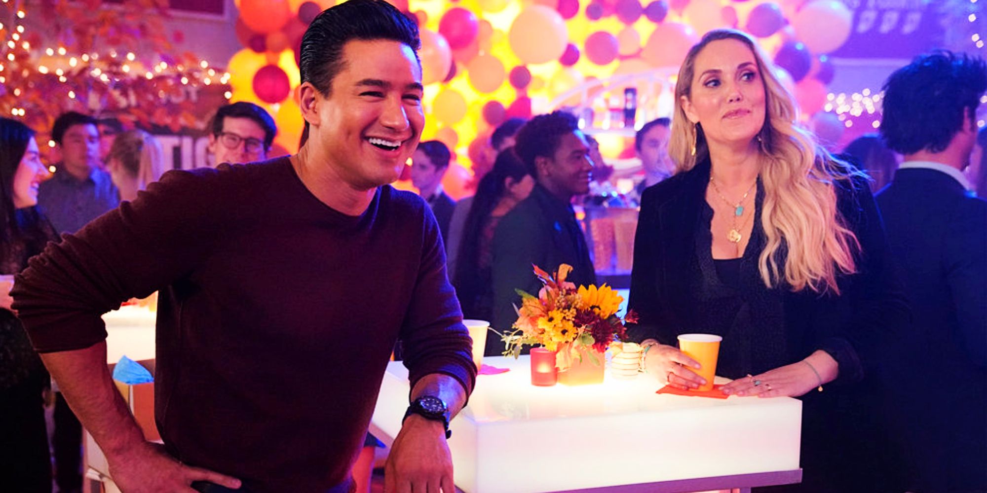 Elizabeth Berkley as Jessie Spano and Mario Lopez as Slater in Saved by the Bell