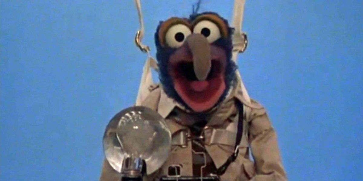 Gonzo photographs the audience at the end of The Great Muppet Caper
