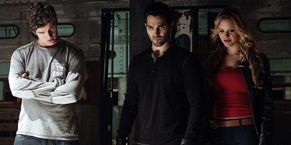 Derek standing next to Isaac and Erica in Teen Wolf.