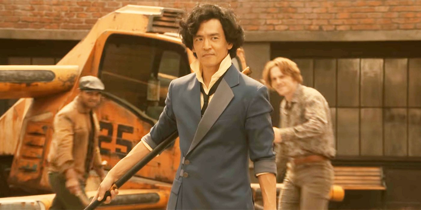 John Cho como Spike Spiegel andando e sorrindo em Cowboy Bebop da Netflix.