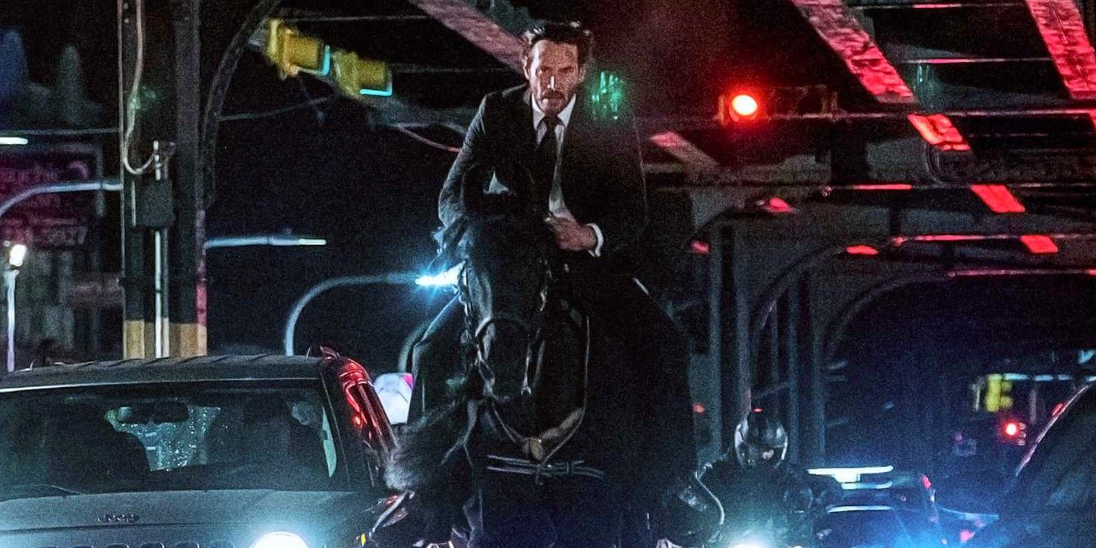 John rides through New York on a horse in John Wick 3