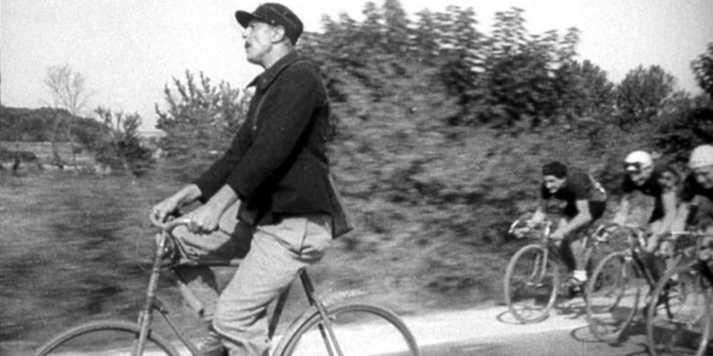 A man on his bicycle in the French film Jour de Fete