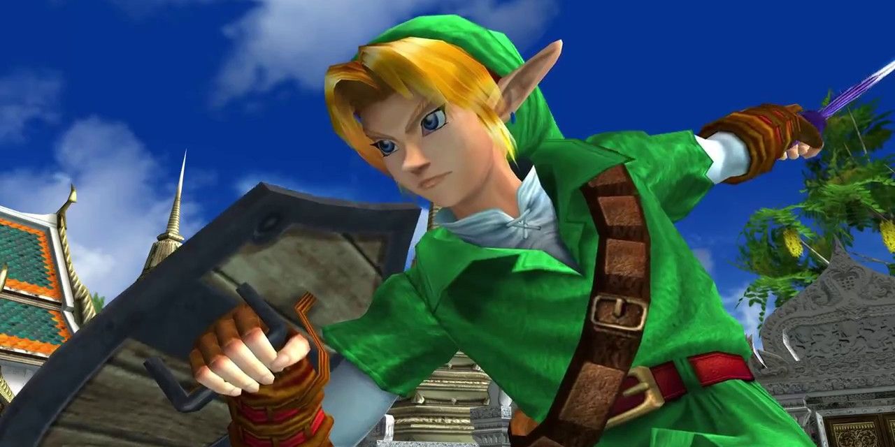 Link wielding the Master Sword and shield in Soul Calibur 2