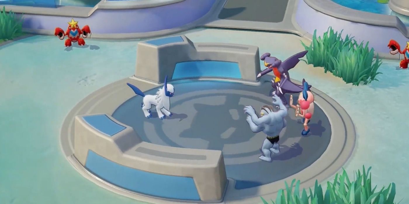 Absol fighting three Pokémon in Pok'émon Unite