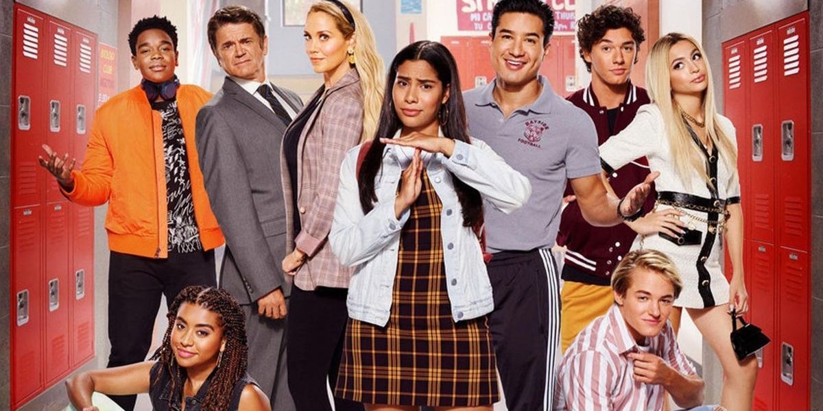 Promo picture with the entire cast of the Saved By The Bell reboot in a hallway