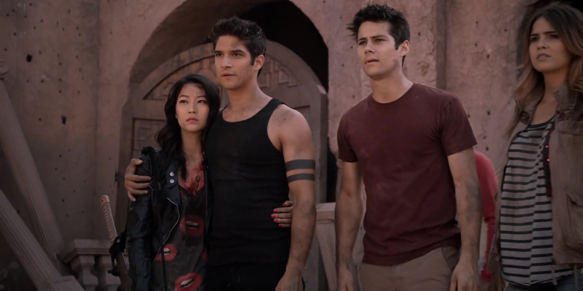 Kira, Scott, Stiles, and Malia say goodbye to Derek in Teen Wolf.