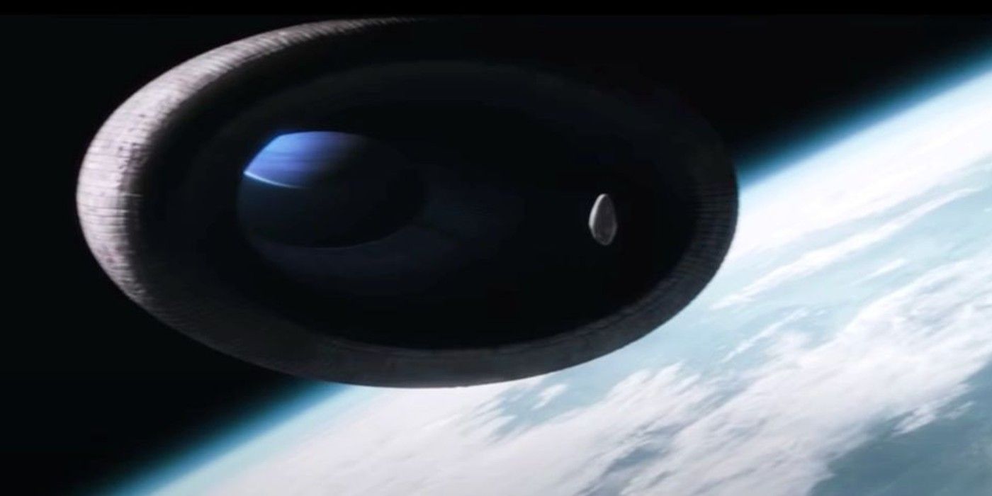 A ship arrives above a planet in Dune (2021).