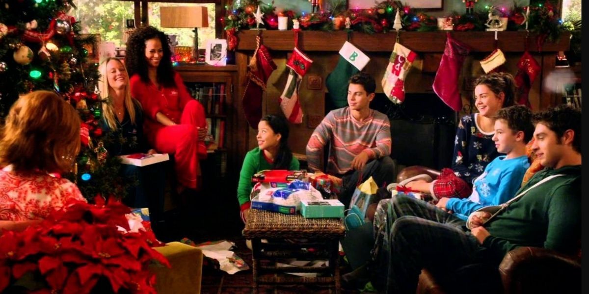 The Fosters opening presents on Christmas morning in The Fosters