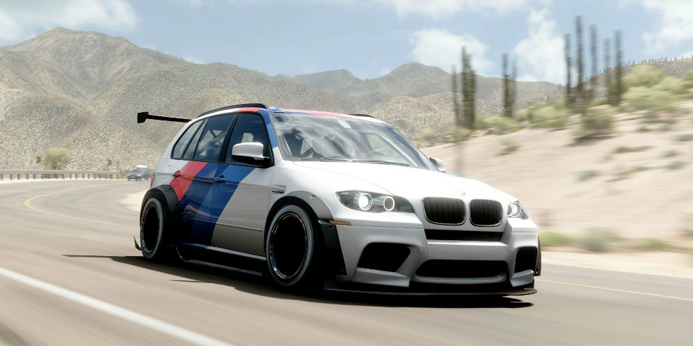 The BMW XM 5 seen in Forza Horizon 5