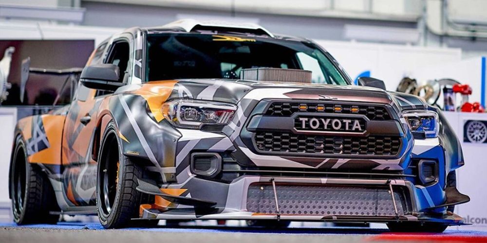 A 2019 DeBerit Toyota Tacoma displayed in Forza Horizon 5