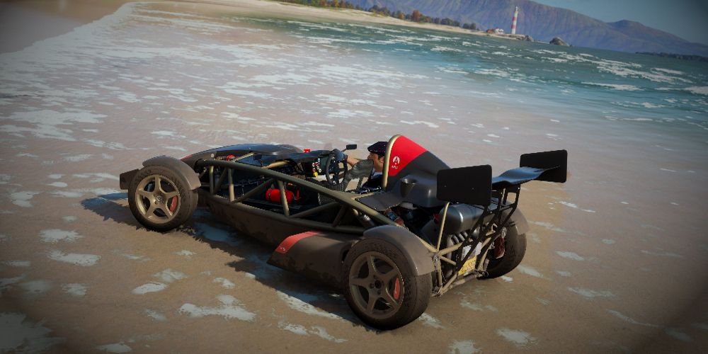 Ariel Atom 500 V8 Automobil na plaži u Forza Horizon 5