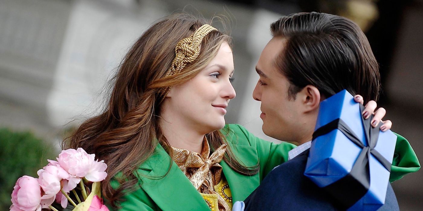 Chuck and Blair embrace in Gossip Girl