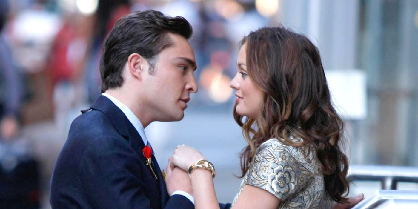 Chuck et Blair se tiennent la main dans Gossip Girl
