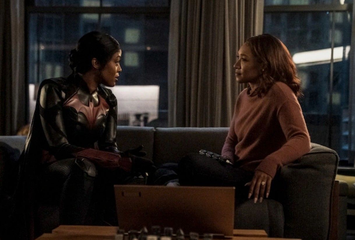 Batwoman Meets Iris West In The Flash Season 8 Episode 4 Image