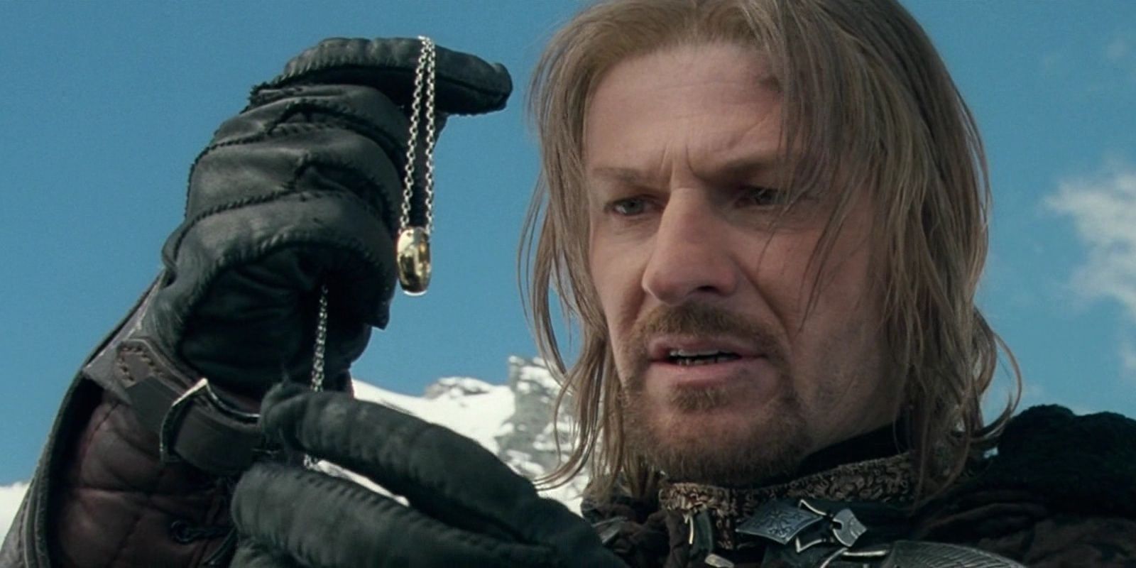Lord of the Rings Fellowship of the Ring Boromir Holding Ring