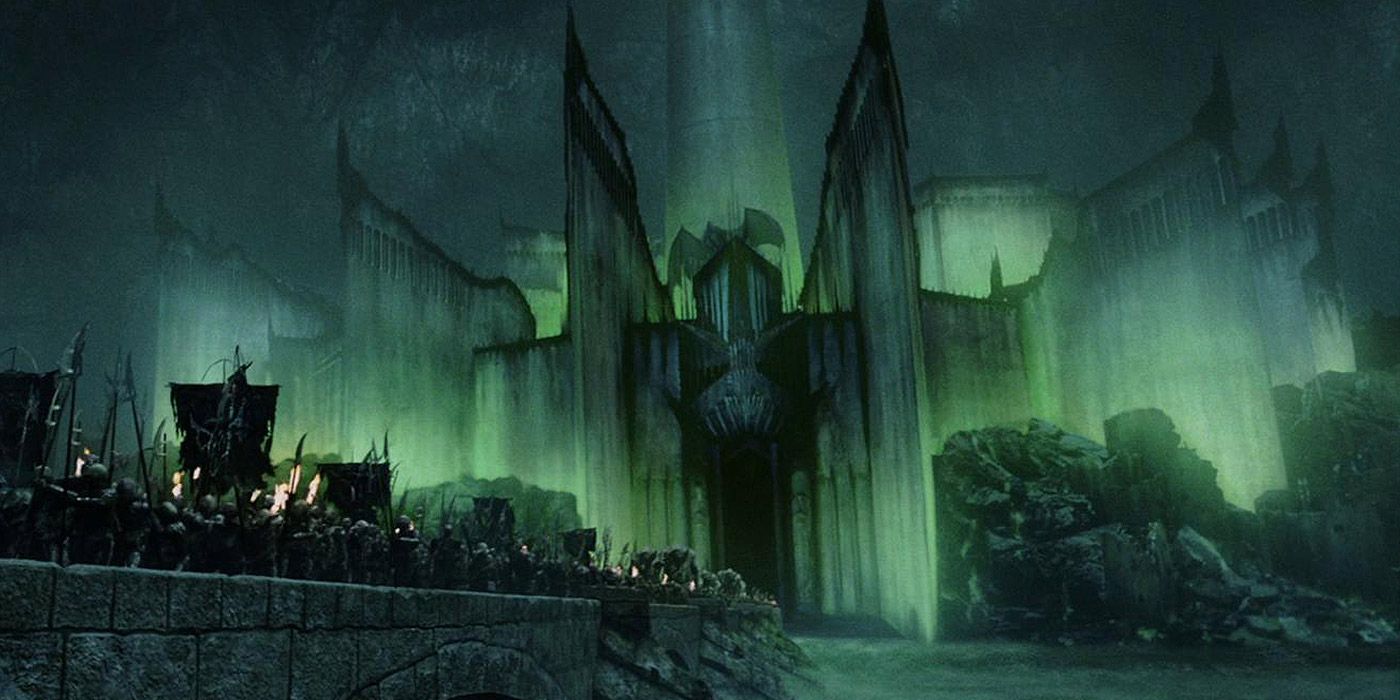 10 Creepiest Castles In Cinematic History