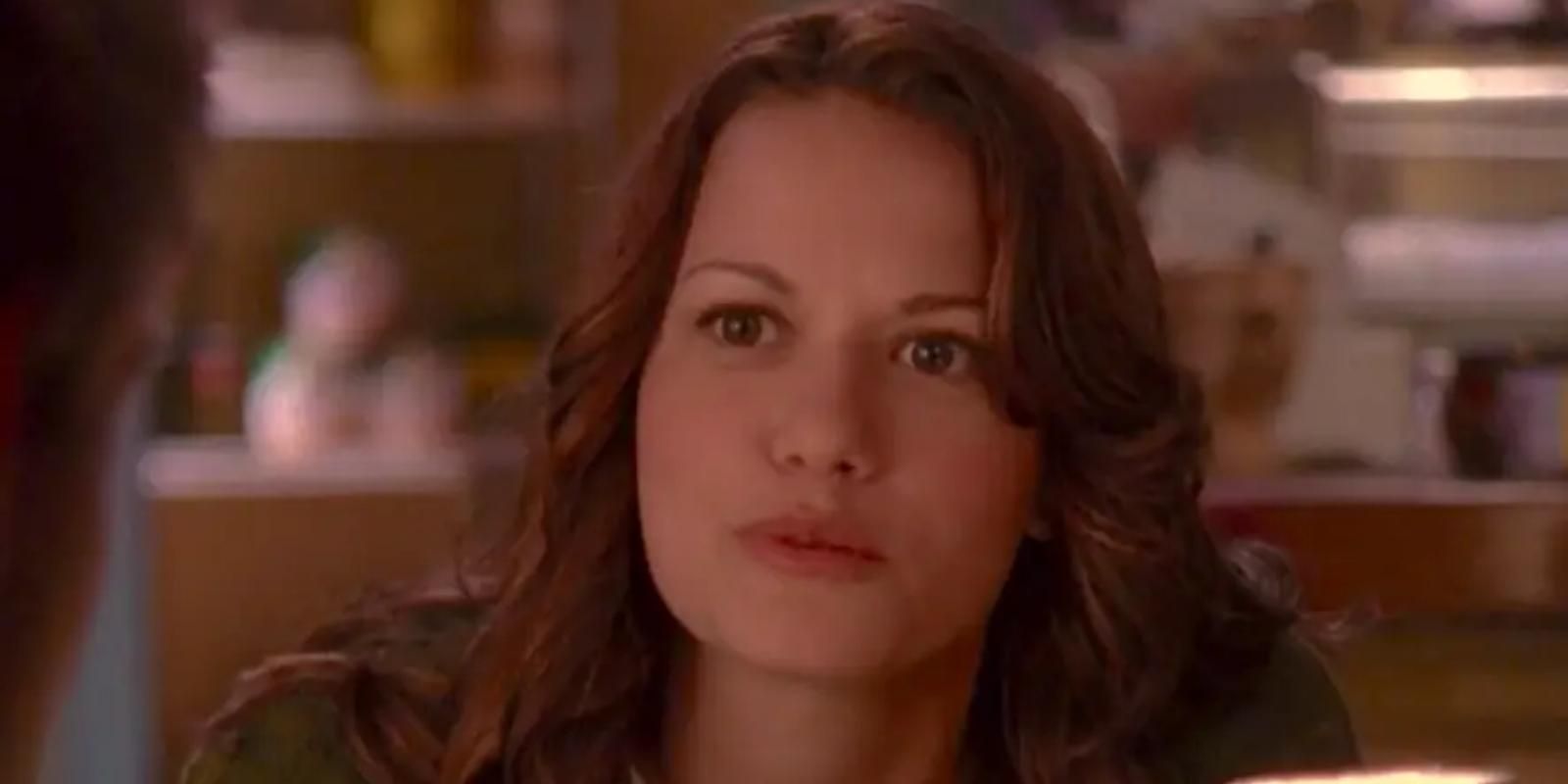 Haley James talking in the cafe in One Tree Hill