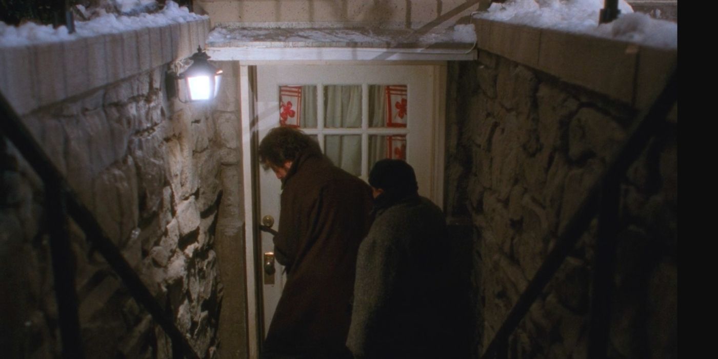Harry and Marv break into Kevin's home on Home Alone