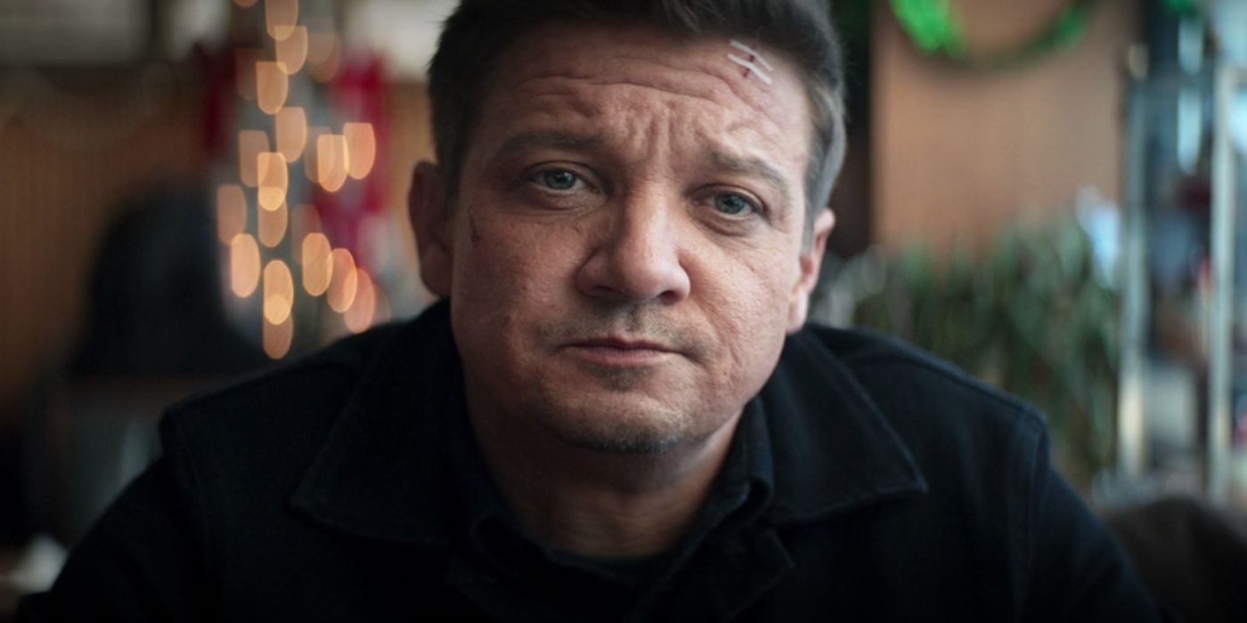How Old Is Hawkeye In The MCU (Older Than The Comics)?