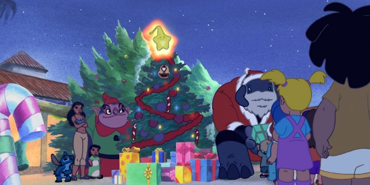 Lilo e Stitch com sua família em uma árvore de Natal em Lilo & Stitch: The Series: "Topper"