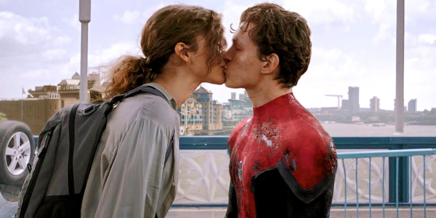 Peter Parker and MJ kiss in Spider-Man Far From Home