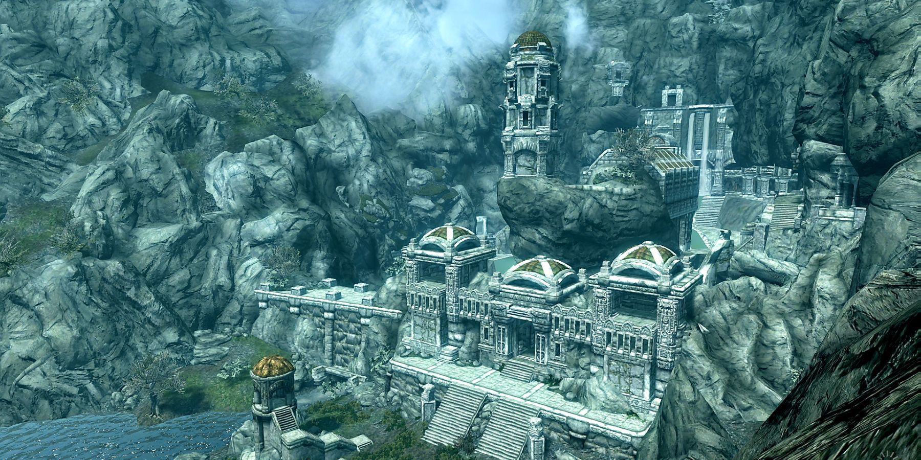 Uma visão aérea de Markarth em Skyrim.