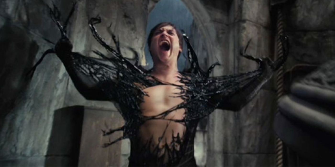 Peter rips the Venom symbiote from his body in Spider-Man 3