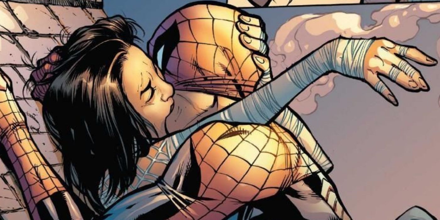 Spider-Man kissing Cindy Moon in the comics