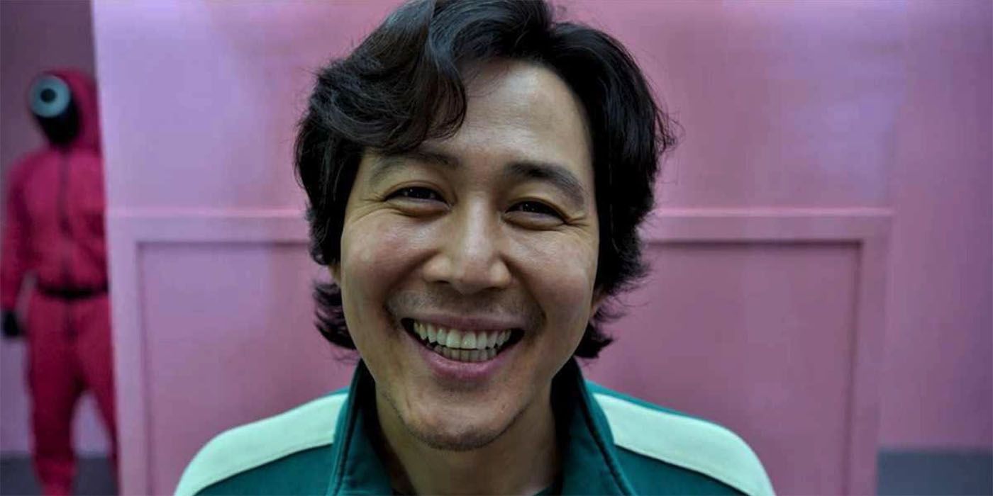 Lee Jung Jae smiling in Squid Game