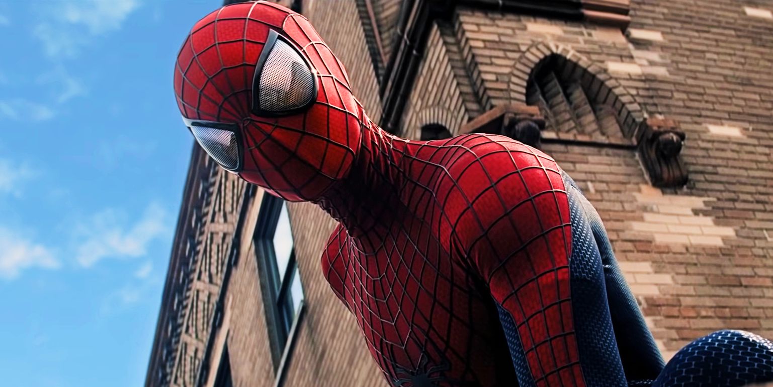 Spider-Man perched upon a building in The Amazing Spider-Man 2