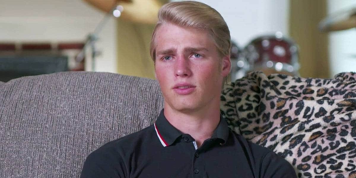 Micah talks to the camera in Welcome to Plathville