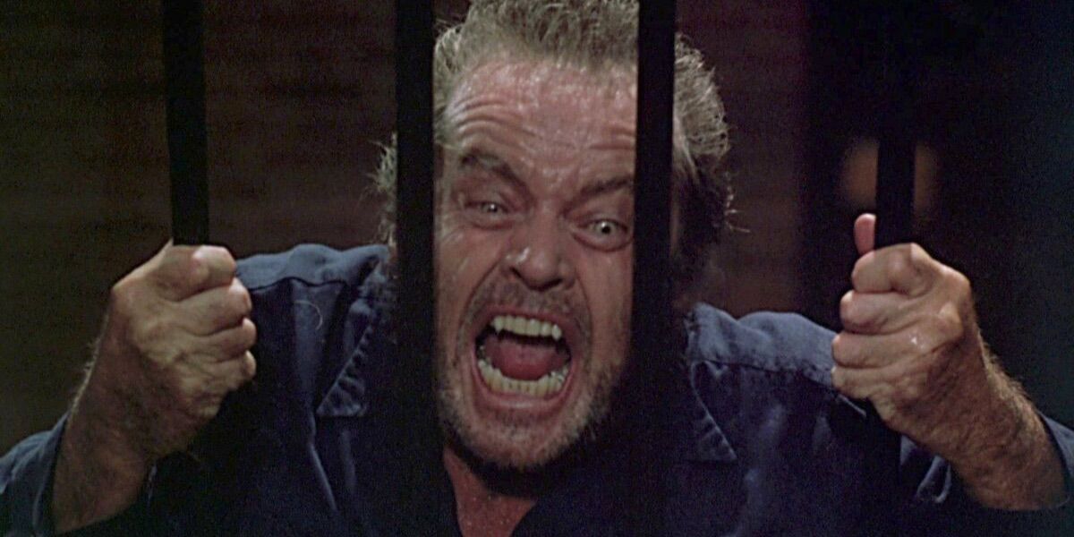 Jack Nicholson transforms into a wolf in Wolf