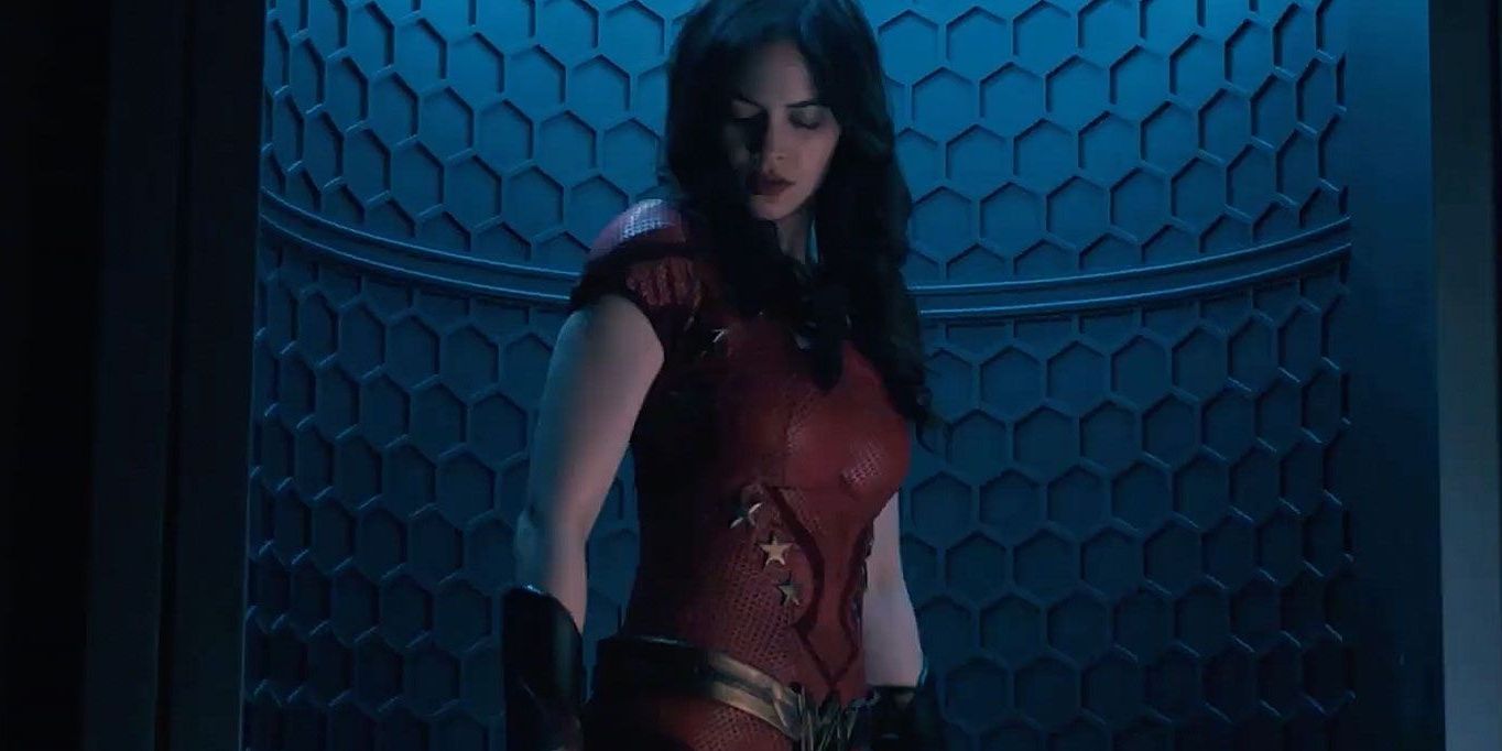 Wondergirl inquires about Dick Grayson in Titans