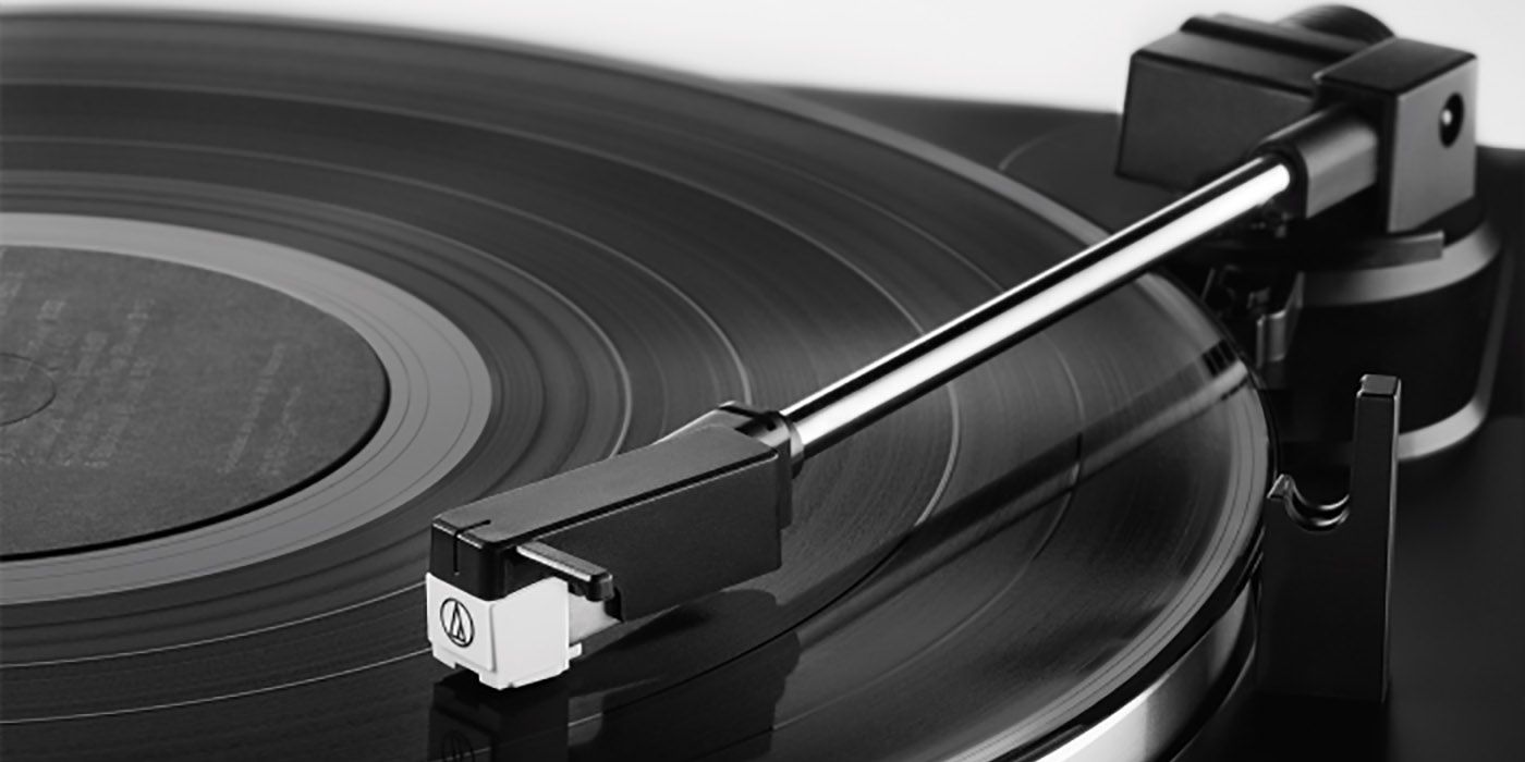 Close up image of the Audio-Technica LP60xBT turntable.