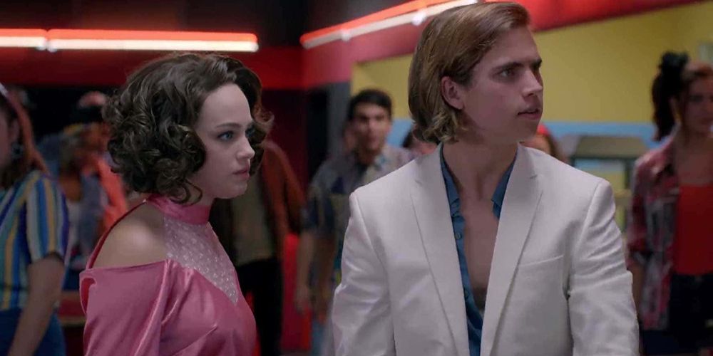 Sam and Robby wear Prettty in Pink costumes on Cobra Kai
