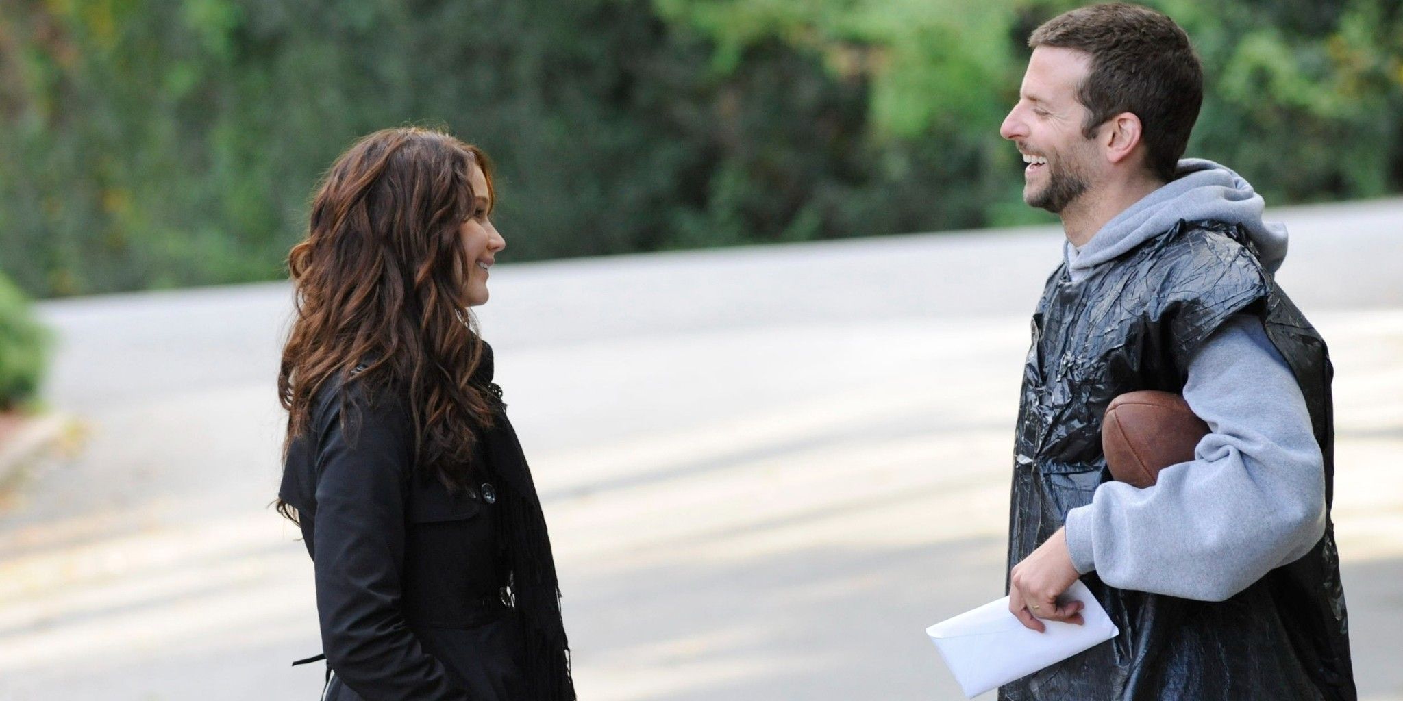 Tifanny and Pat talking on the street in Silver Linings Playbook