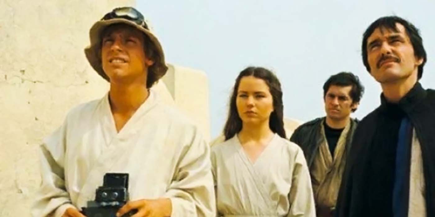Luke and friends at Tosche Station in A New Hope.