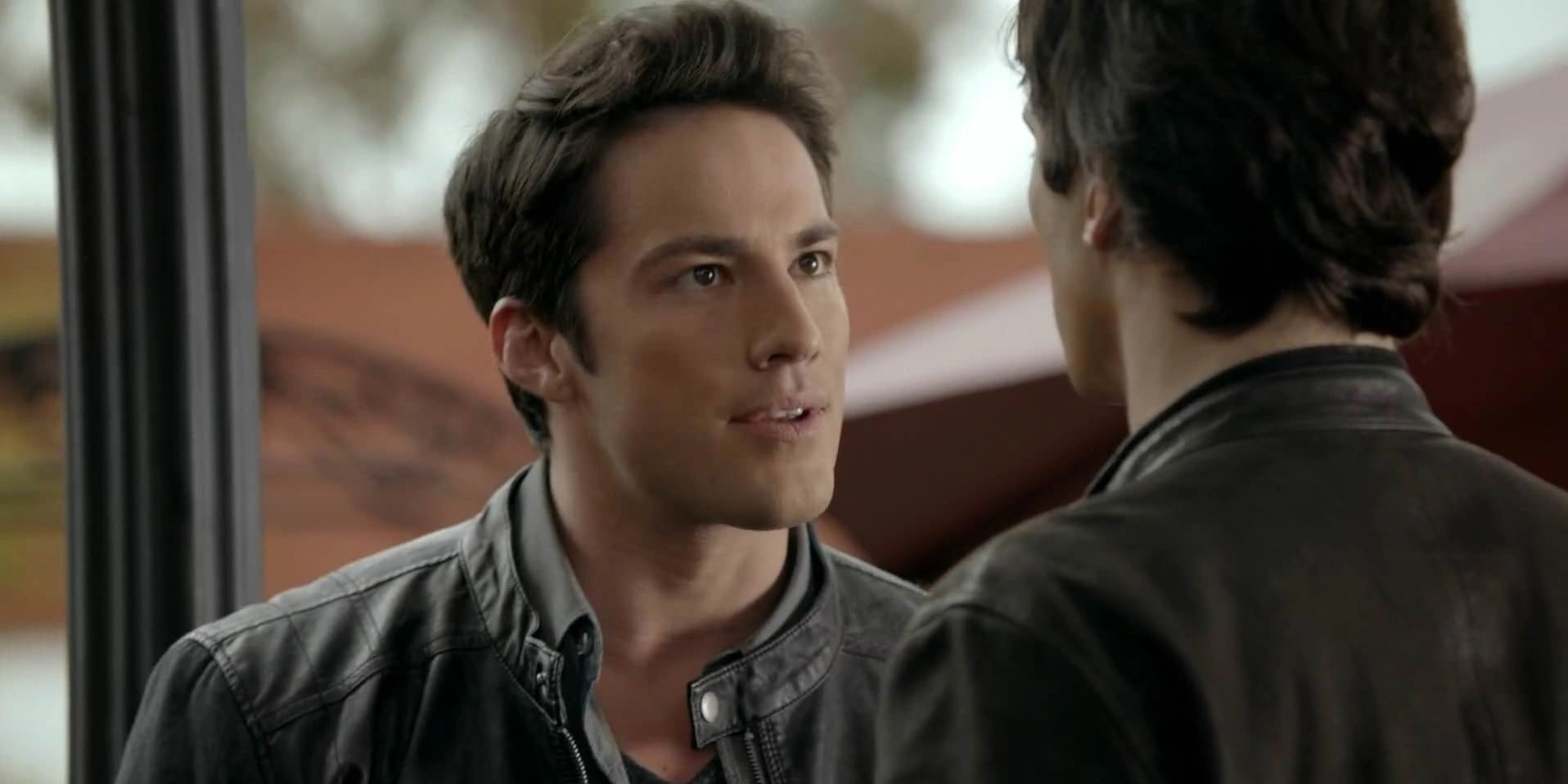 Tyler Lockwood irritado com The Vampire Diaries