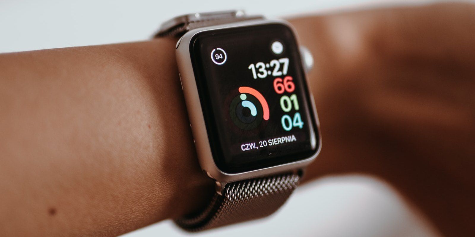 Apple Watch and Fitbit wearables found unreliable in study.