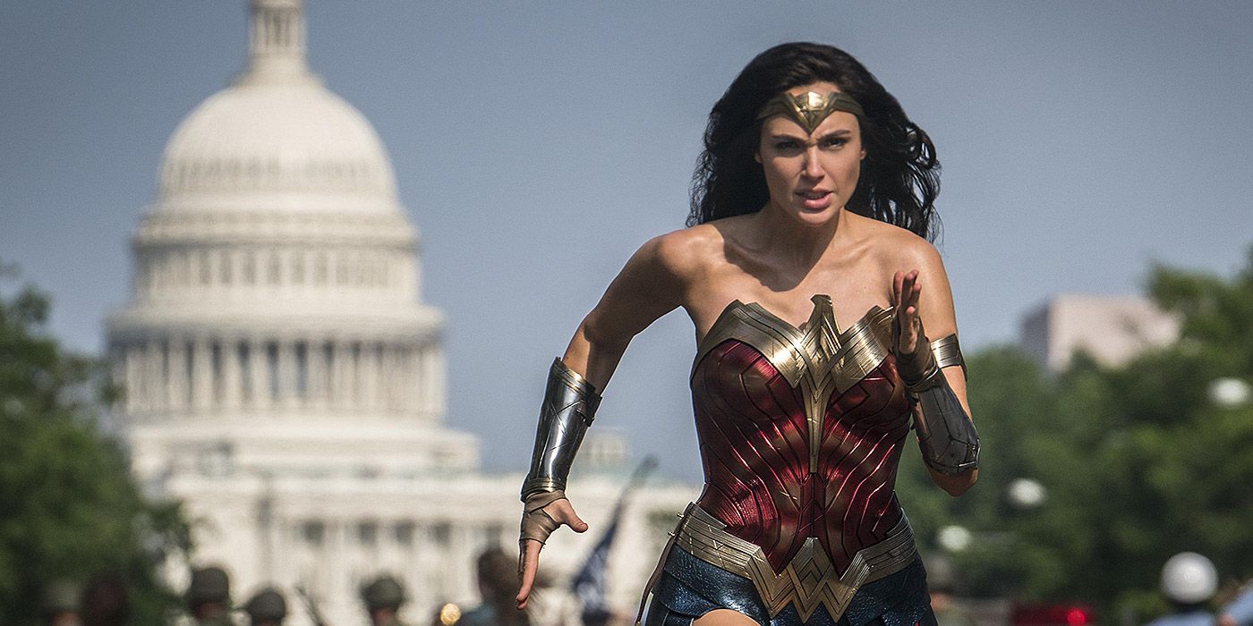 Diana running from the Capitol in Wonder Woman 1984