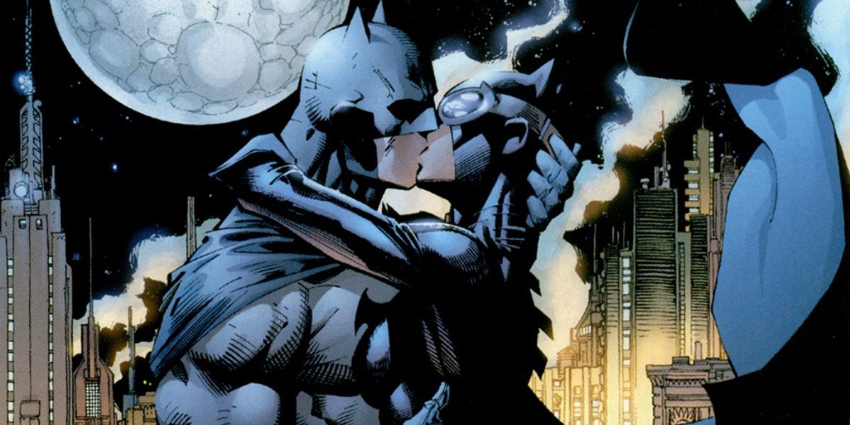 Batman and Catwoman kiss at night in Hush.