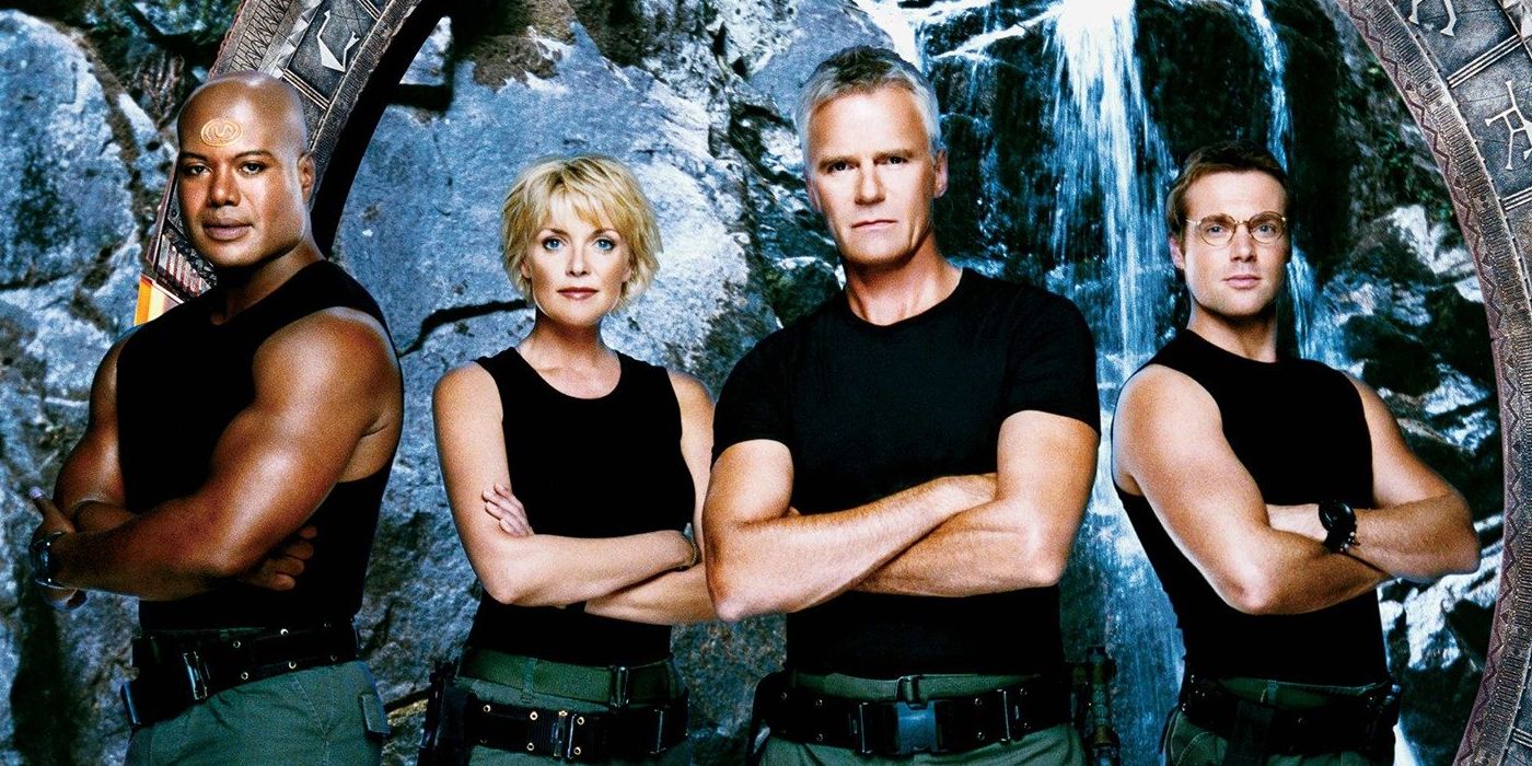 The crew of Stargate Sg-1 look on 