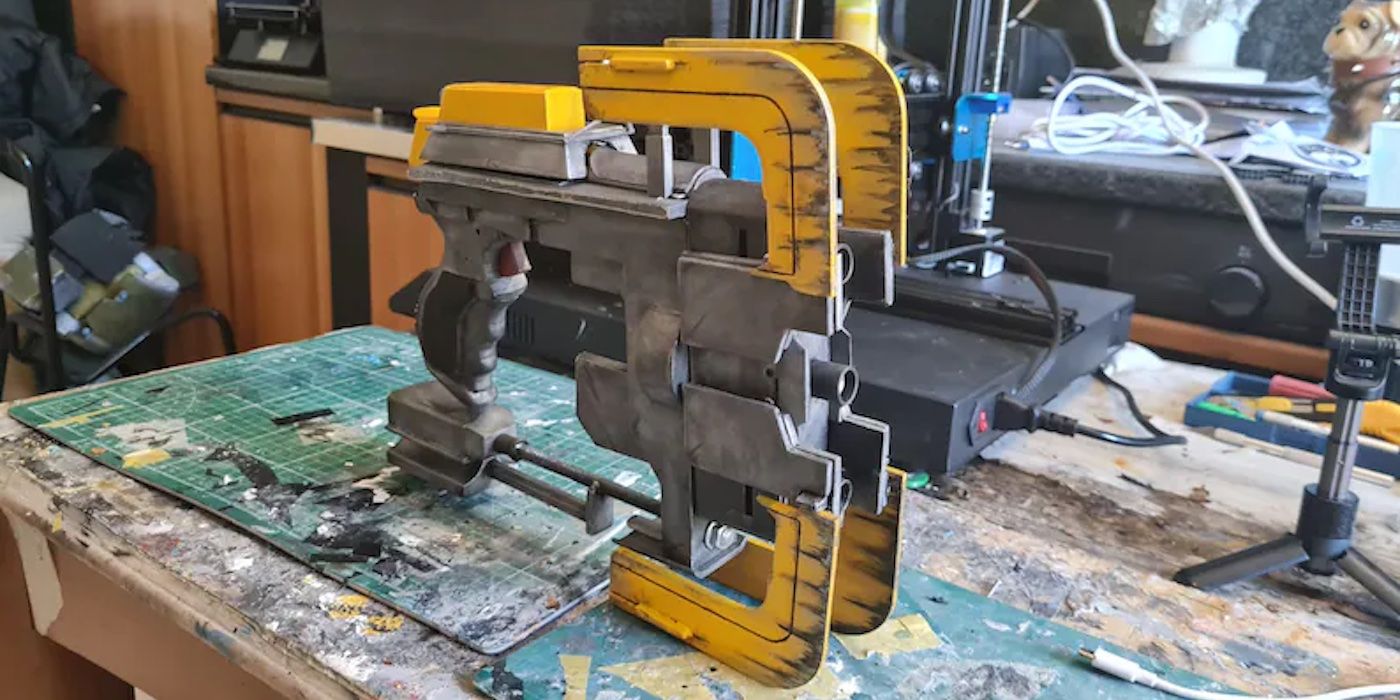 Dead Space Plasma Cutter brought to life in impressive build